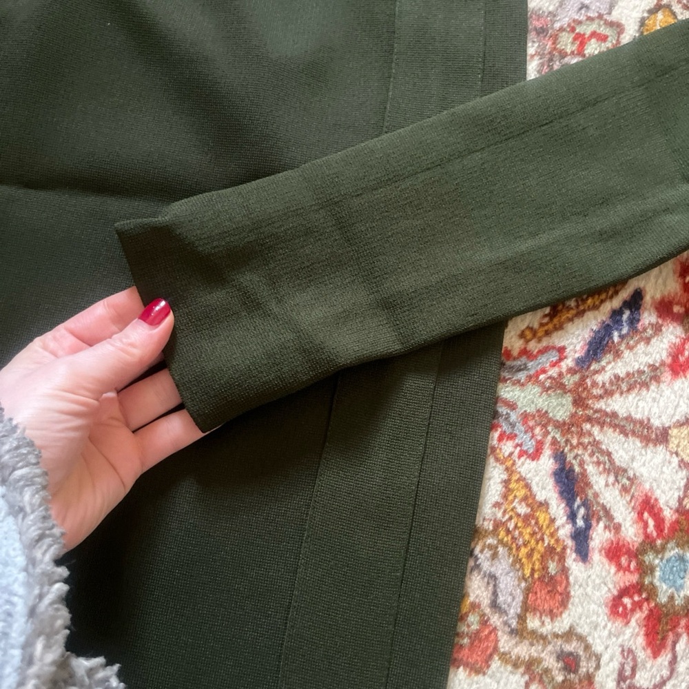 Scanlan Theodore Crepe knit set hunter green small. - Picture 9 of 12